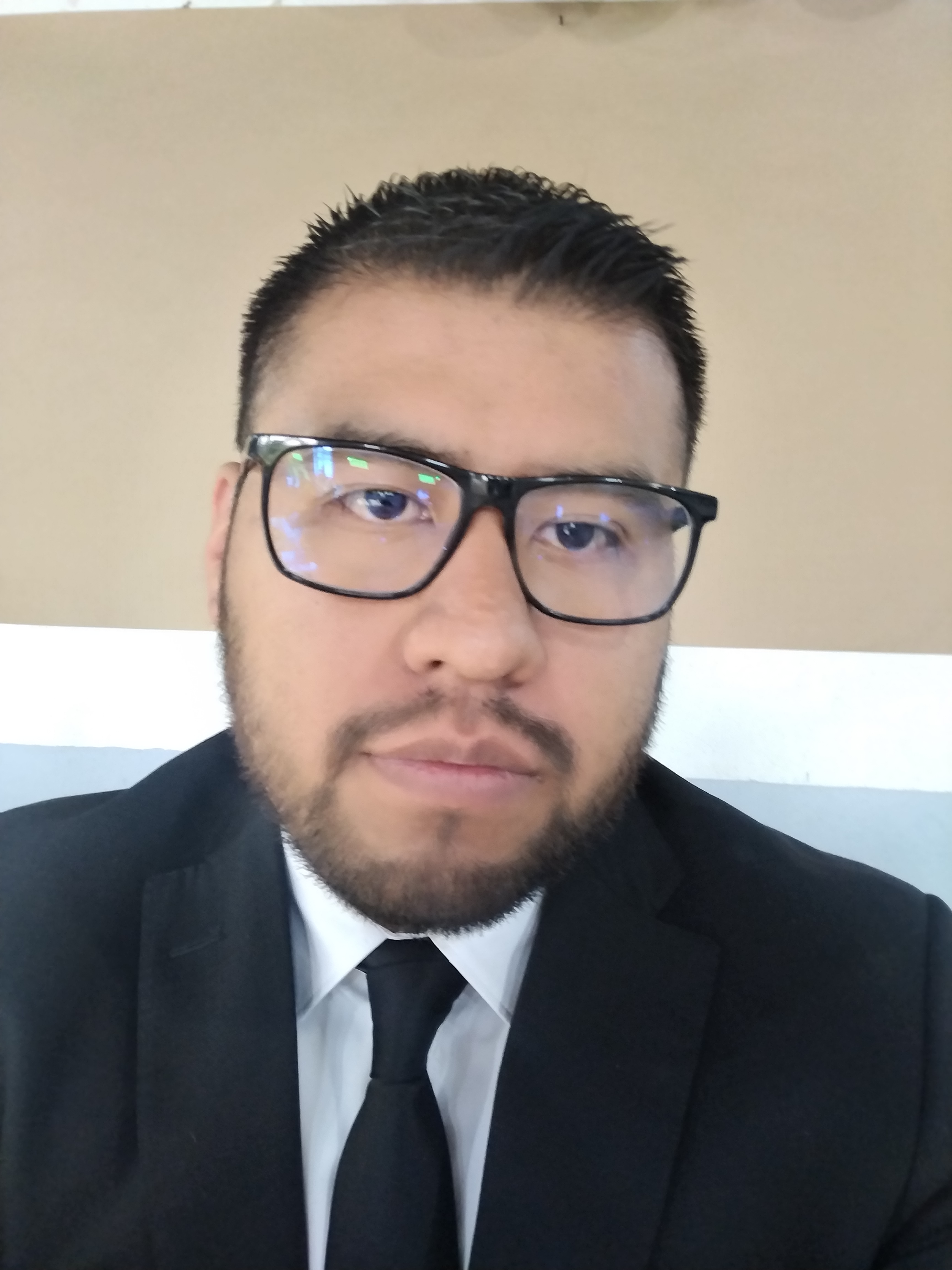 Oscar López